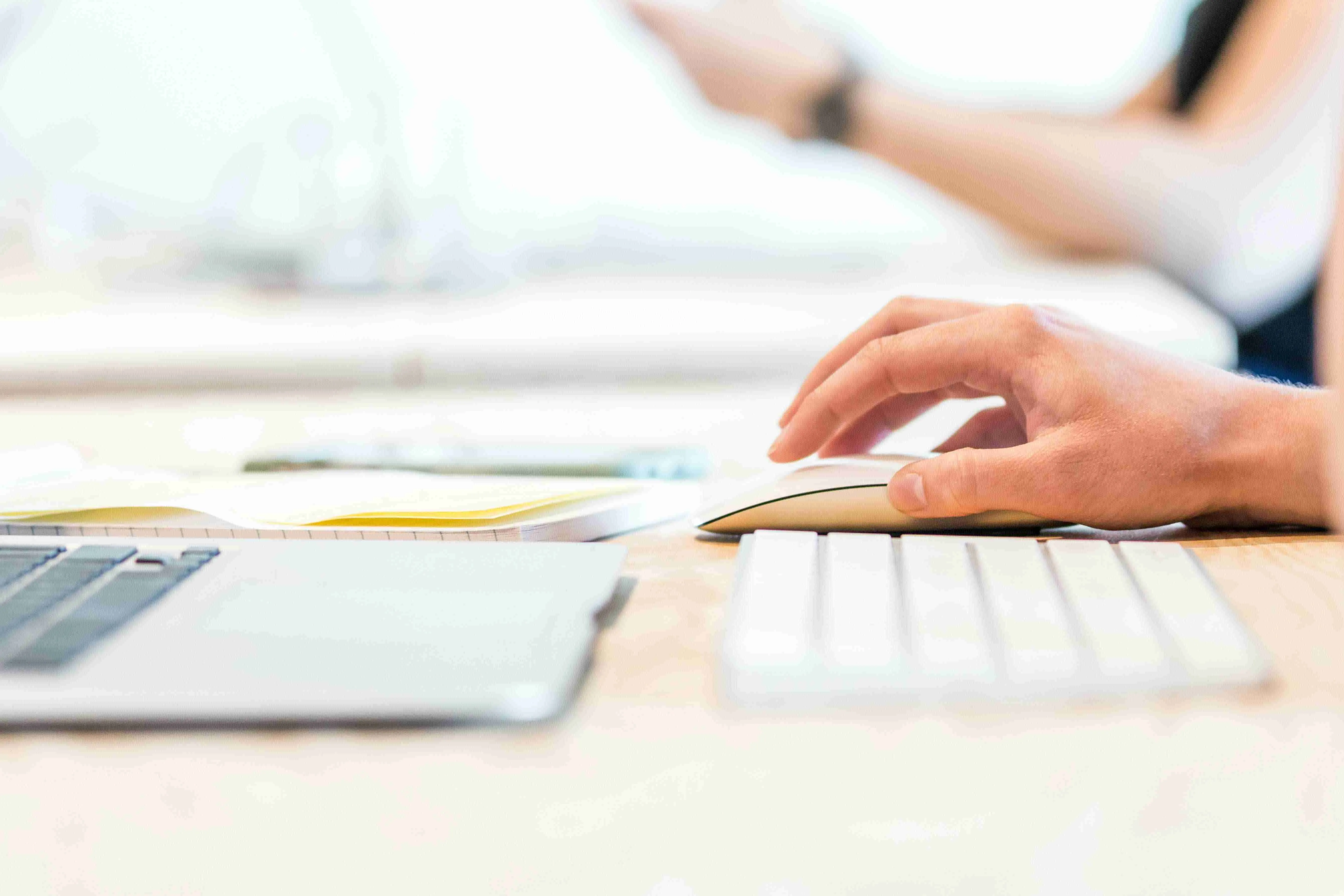 How To Calculate The Costs Of Hiring An Employee | NNRoad
